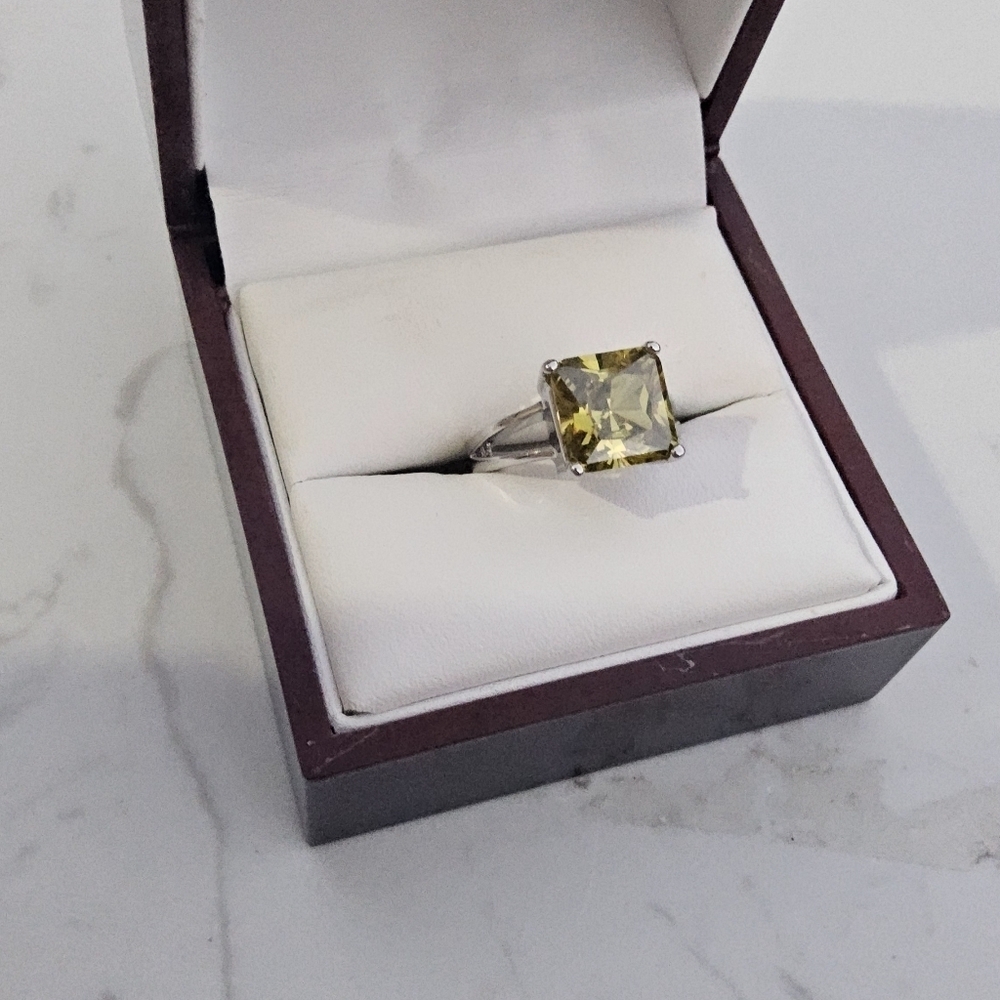 Yellow and Silver Geometric Star Ring - Picture 2 of 7